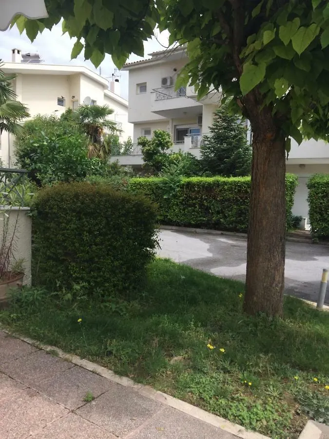 شقة Cozy Garden 700M From St Luke S Hospital سالونيك 0*,  اليونان