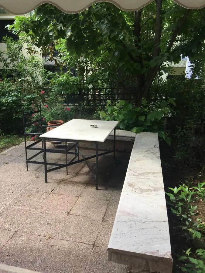 شقة Cozy Garden 700M From St Luke S Hospital سالونيك